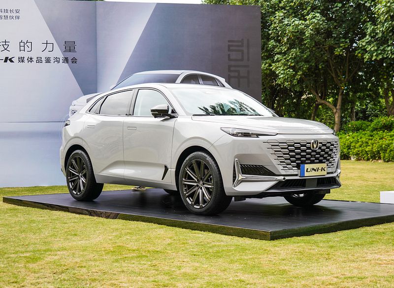 Премиальный кроссовер нового поколения